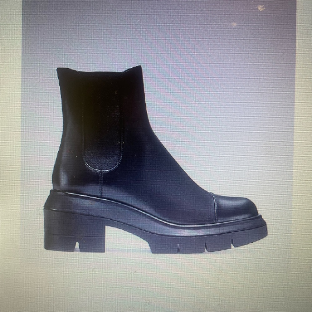 Stuart Weitzman Norah Chelsea Boot w/ dust cover bag. Worn 3x only
